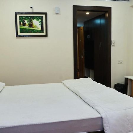 Malayalee Club Hotel Chennai Exterior foto