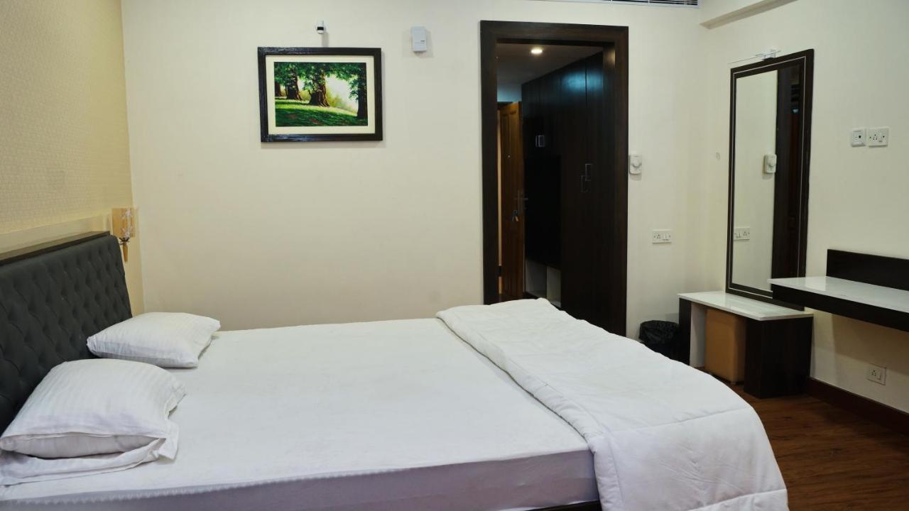 Malayalee Club Hotel Chennai Exterior foto