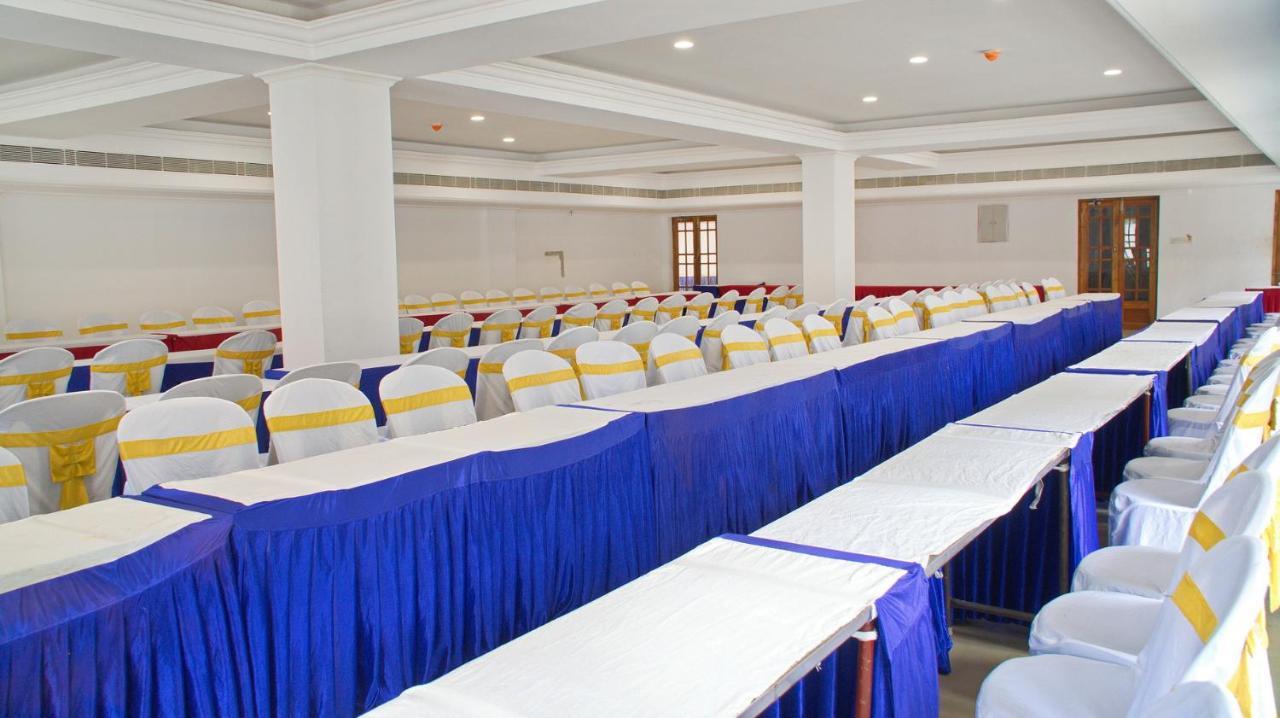 Malayalee Club Hotel Chennai Exterior foto